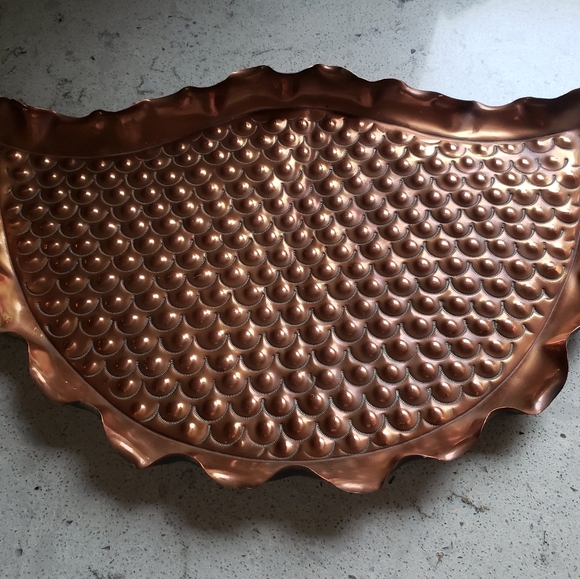 Beautiful vintage punched copper tray/wall decor. - Picture 3 of 4
